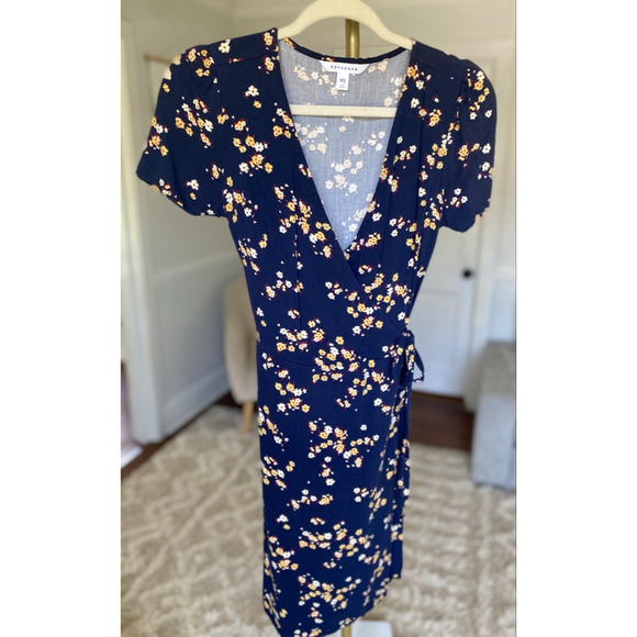 PopSugar Floral Wrap Dress Knee Length Feminine Wedding Nursing Friendly Event - Picture 4 of 9
